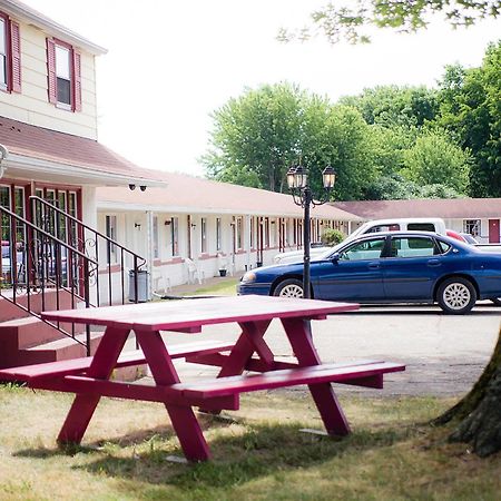Steelhead Inn Erie Exterior foto